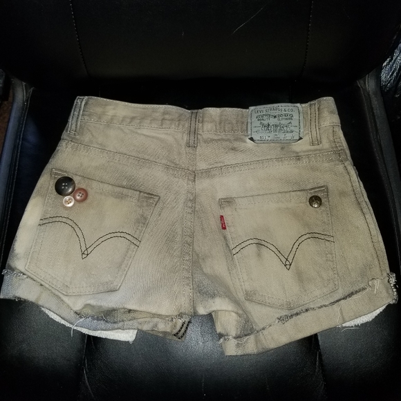 Levis Jean's shorts 27x27 - Picture 2 of 7